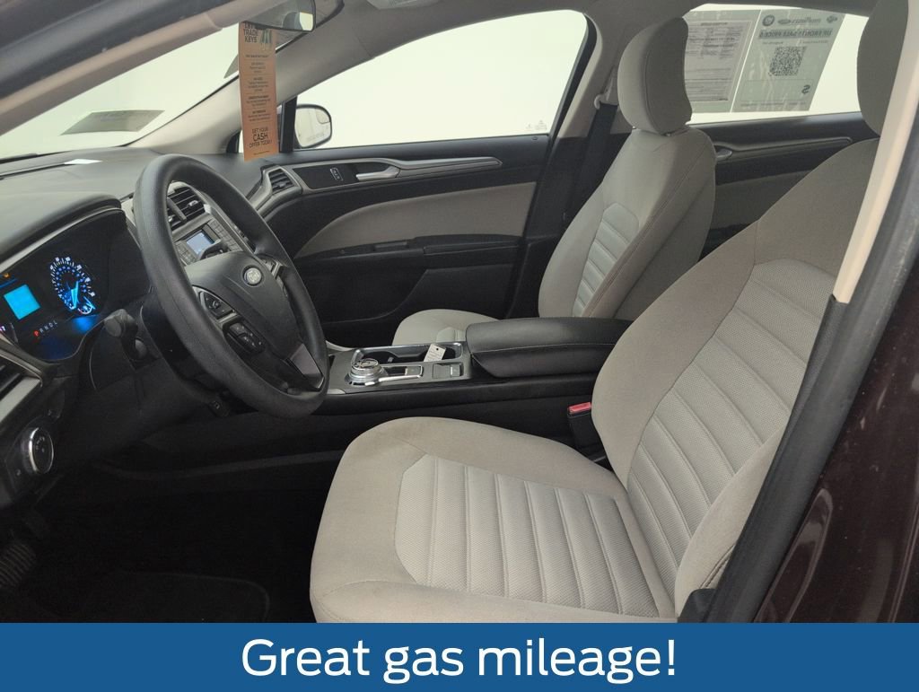 Used 2017 Ford Fusion S image 4