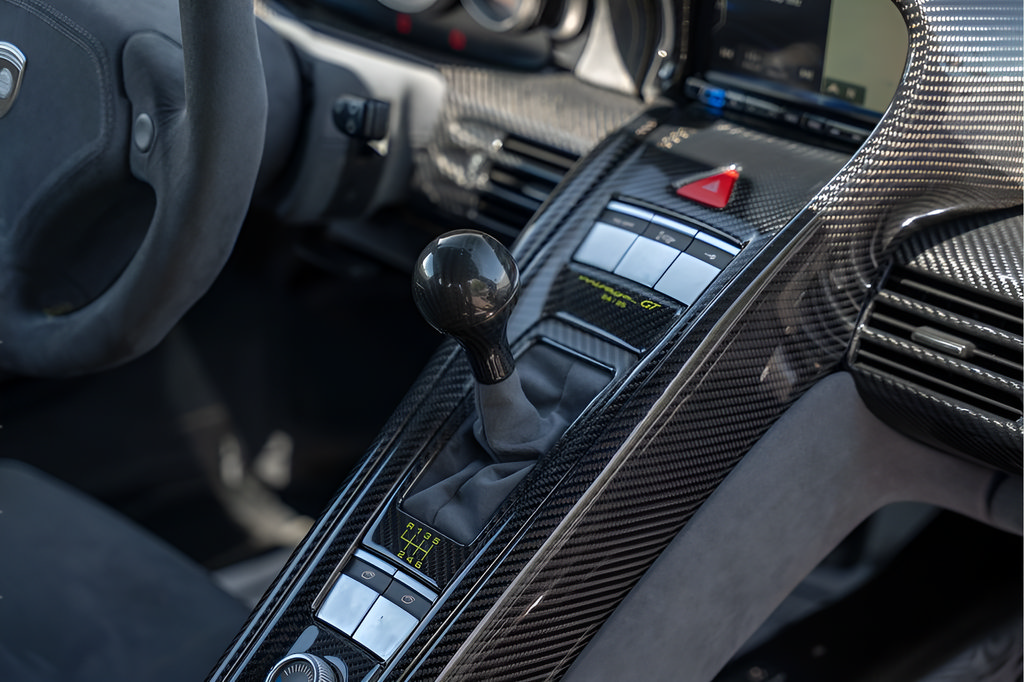 Used 2004 Porsche Carrera GT RWD image 32