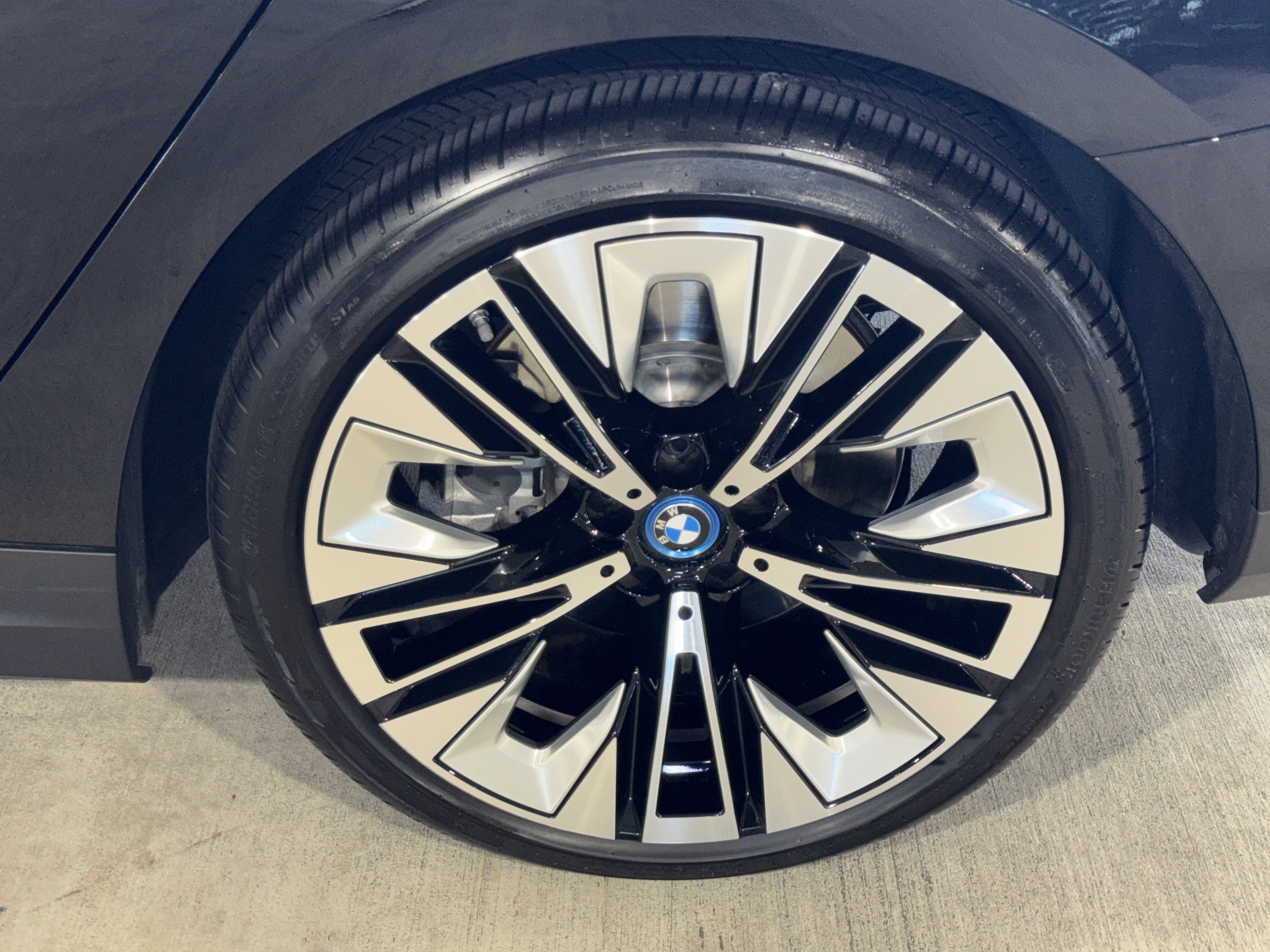 Certified 2024 BMW i5 eDrive40i w/ M Sport Package image 35