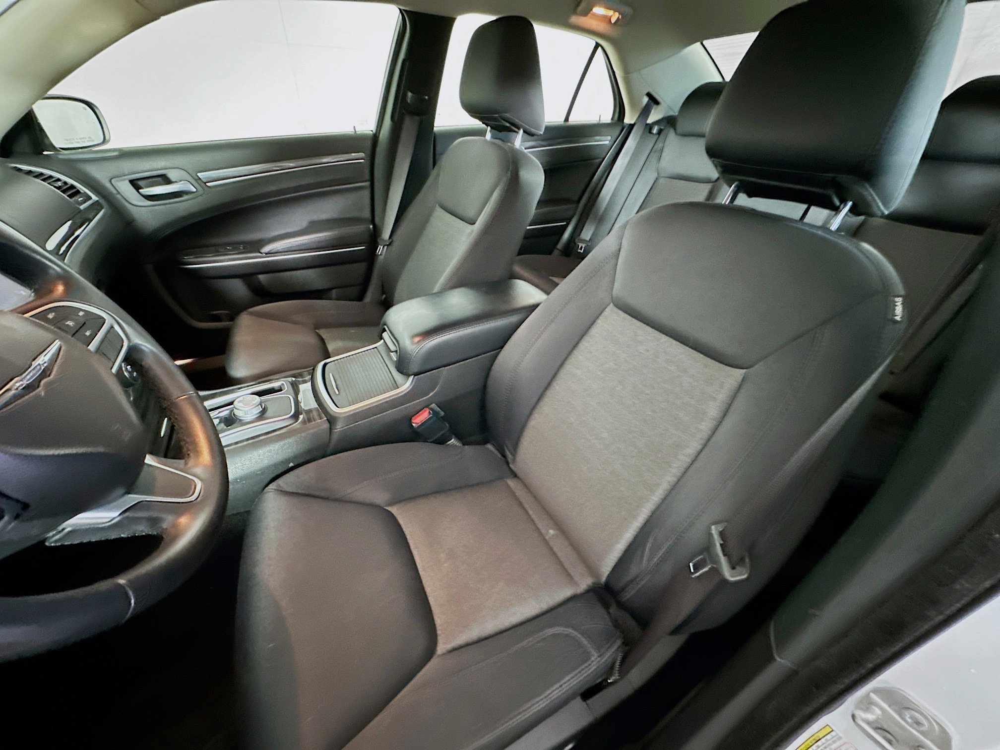 Used 2022 Chrysler 300 Touring w/ Sport Appearance Package image 13