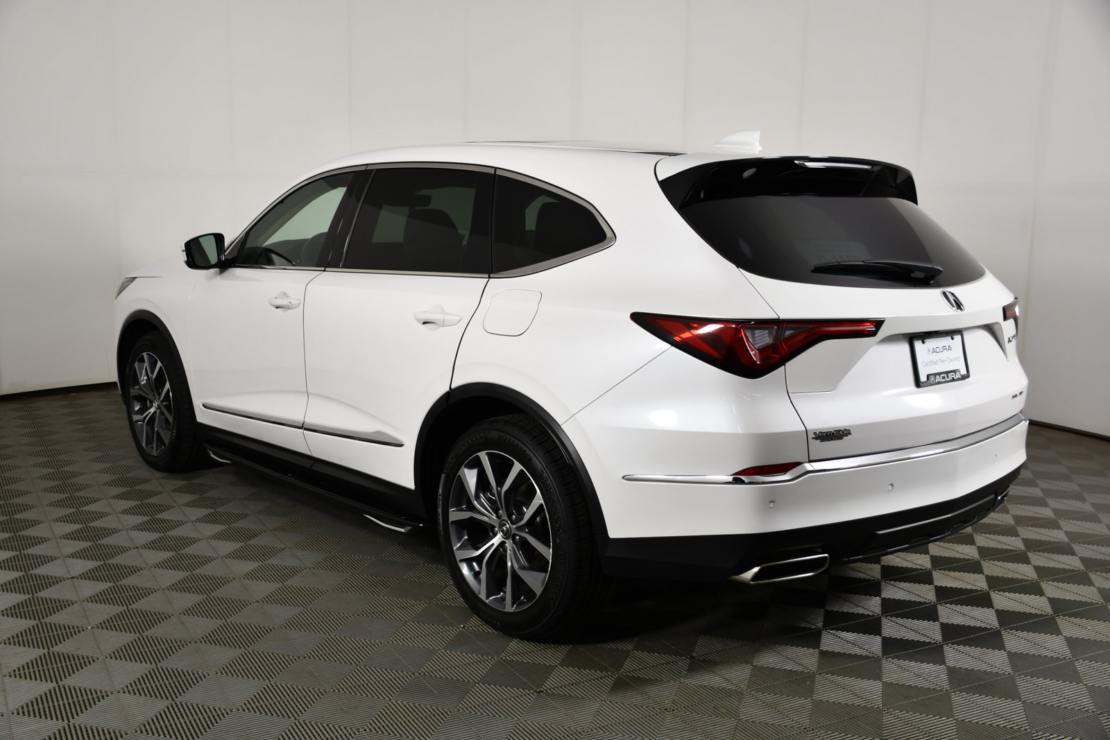 Certified 2024 Acura MDX SH-AWD w/ Technology Package image 8