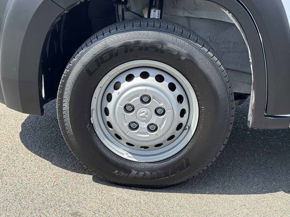 Used 2025 RAM ProMaster 2500 w/ Convenience Group FWD image 6