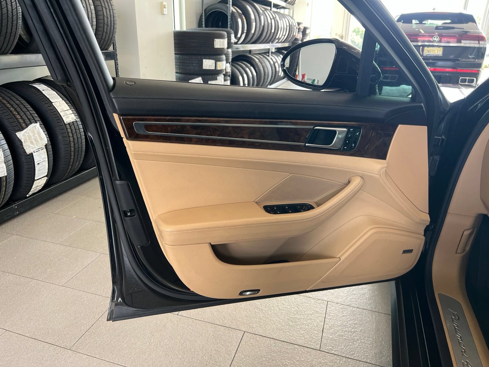 Used 2018 Porsche Panamera 4S AWD/4WD image 28