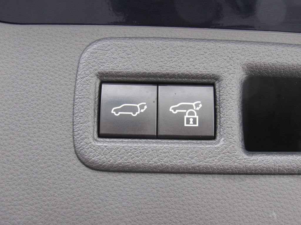 Certified 2024 Toyota Venza LE AWD/4WD image 20