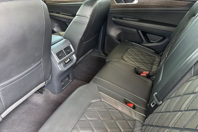 Used 2024 Volkswagen Atlas SEL Premium R-Line AWD/4WD image 14