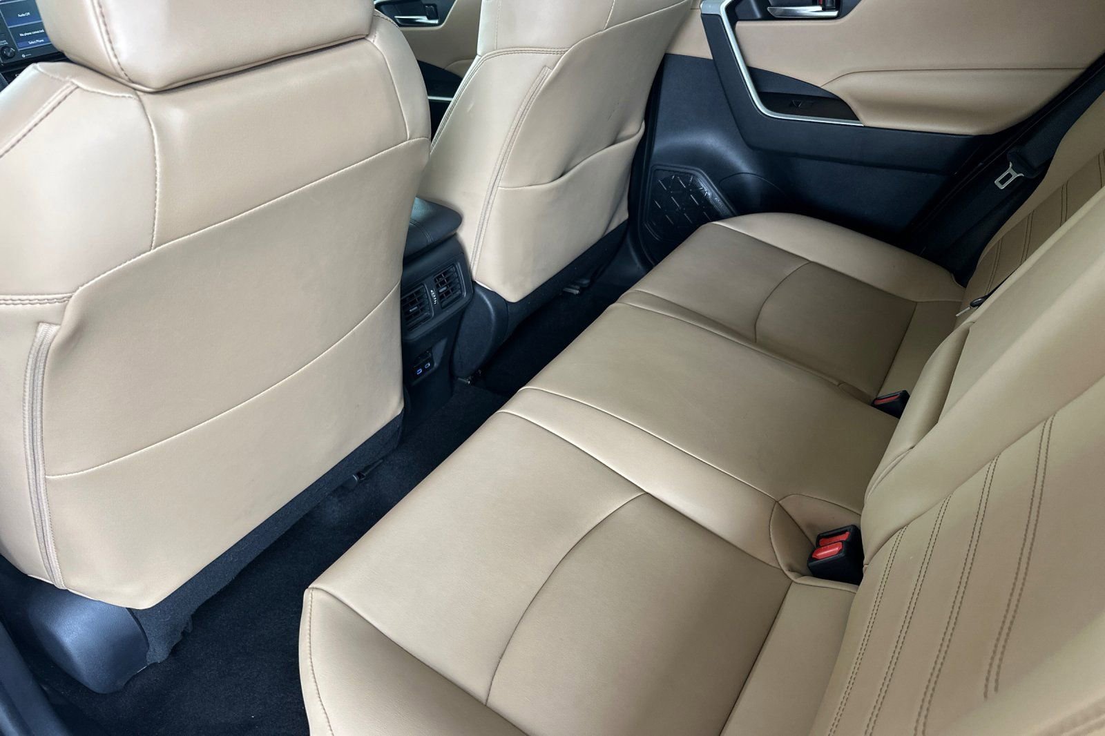 Certified 2022 Toyota RAV4 XLE Premium image 15