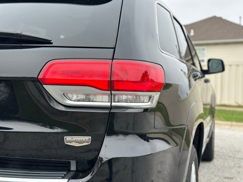 Used 2018 Jeep Grand Cherokee Summit image 12