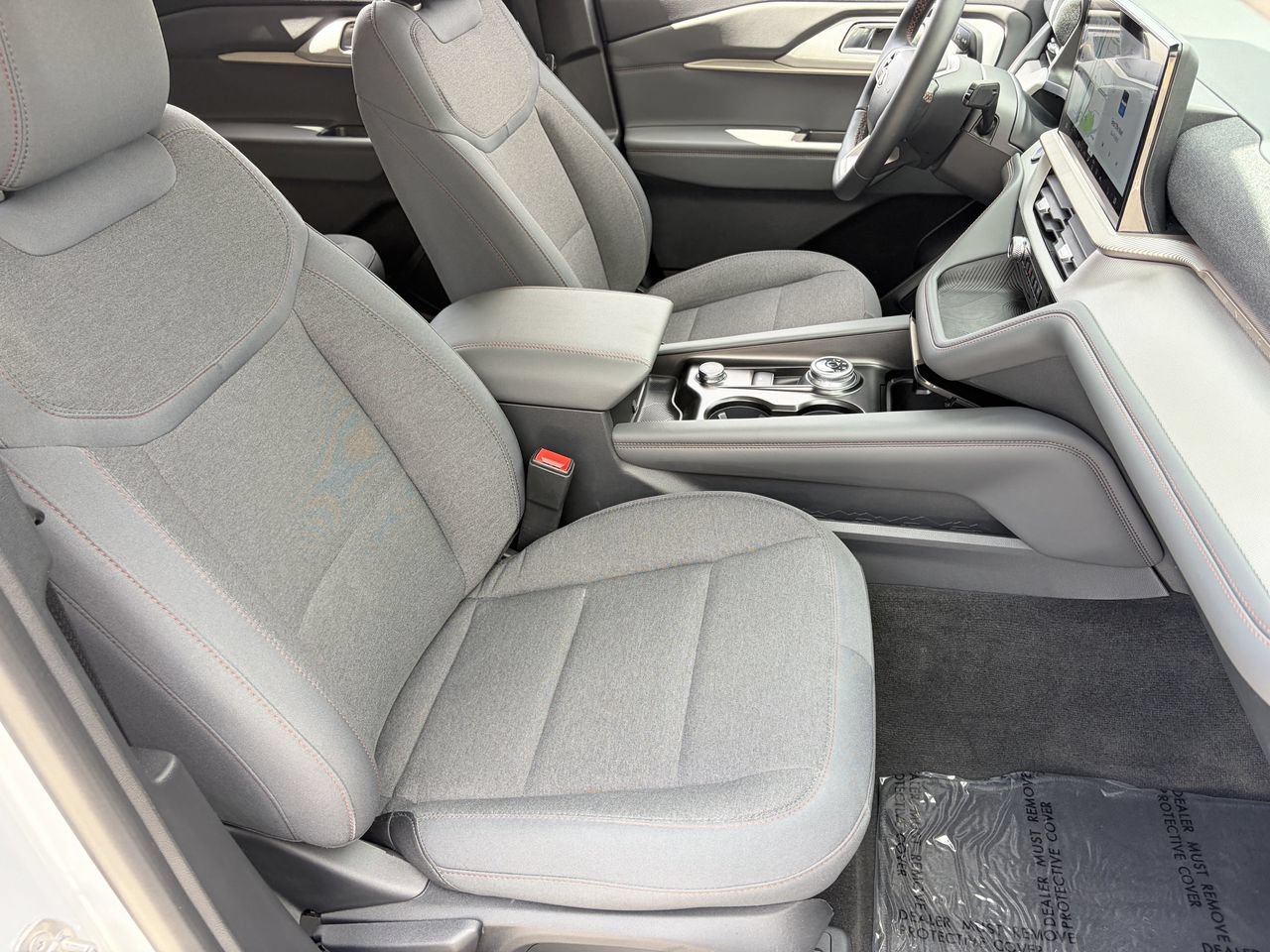 Used 2025 Ford Explorer Active RWD image 10