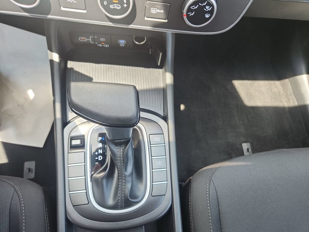 Used 2025 Hyundai Kona SE AWD/4WD image 14