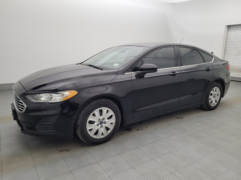 Used 2019 Ford Fusion S image 2
