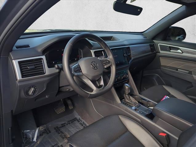 Used 2023 Volkswagen Atlas Cross Sport SE FWD image 17