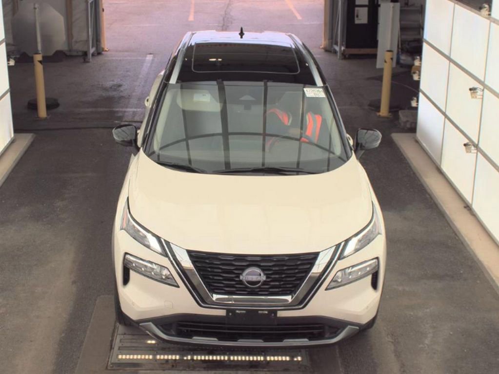 Used 2023 Nissan Rogue SL w/ SL Premium Package image 2