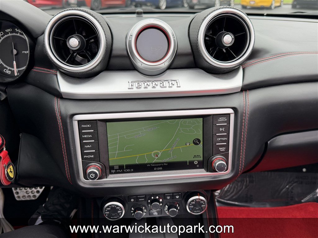 Used 2016 Ferrari California T RWD image 11