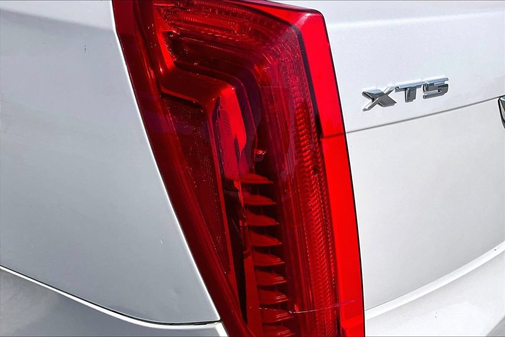Used 2016 Cadillac XTS Premium FWD image 32