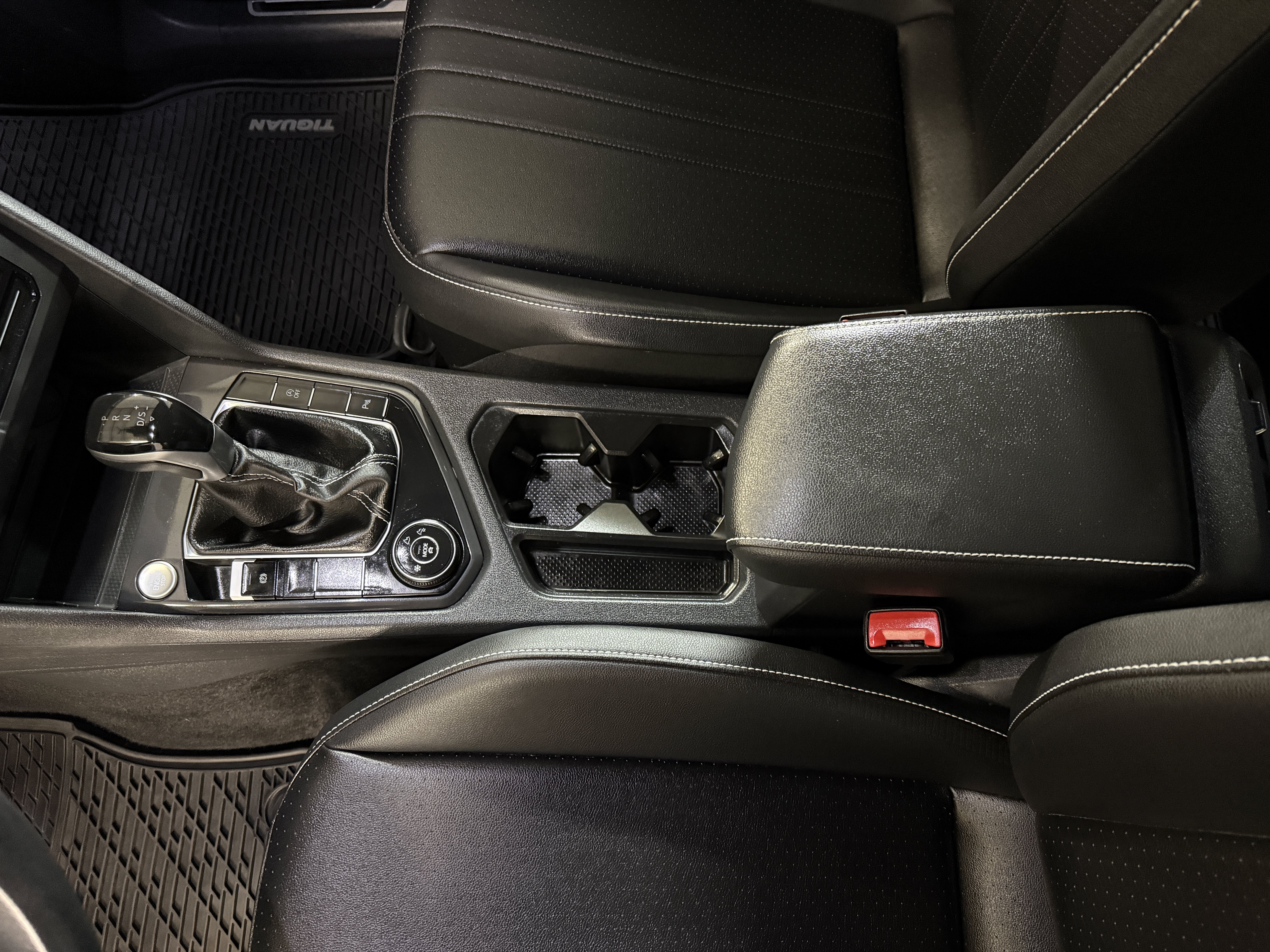 Certified 2024 Volkswagen Tiguan SE R-Line AWD/4WD image 19