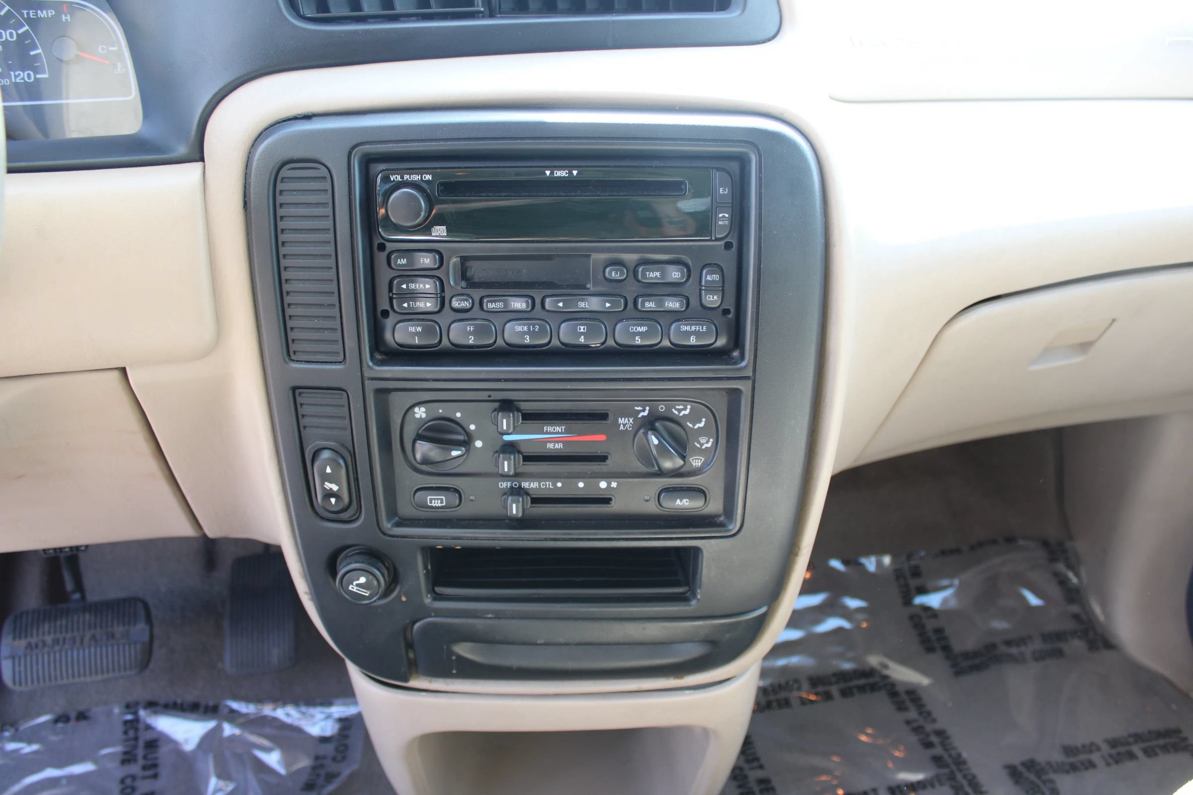 Used 2003 Ford Windstar LX FWD image 12