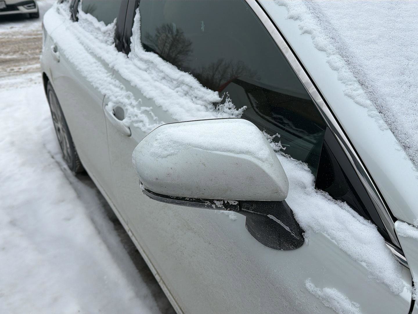 Used 2020 Toyota Avalon Limited image 5