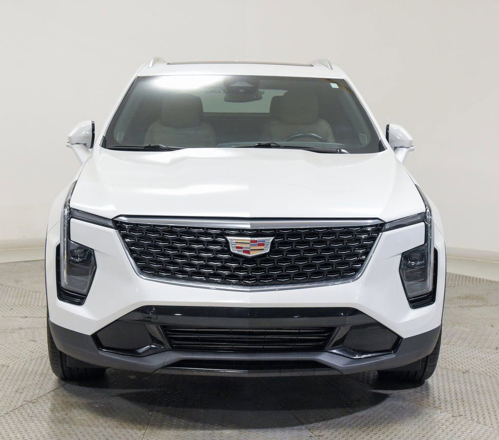 Used 2024 Cadillac XT4 Premium Luxury image 3