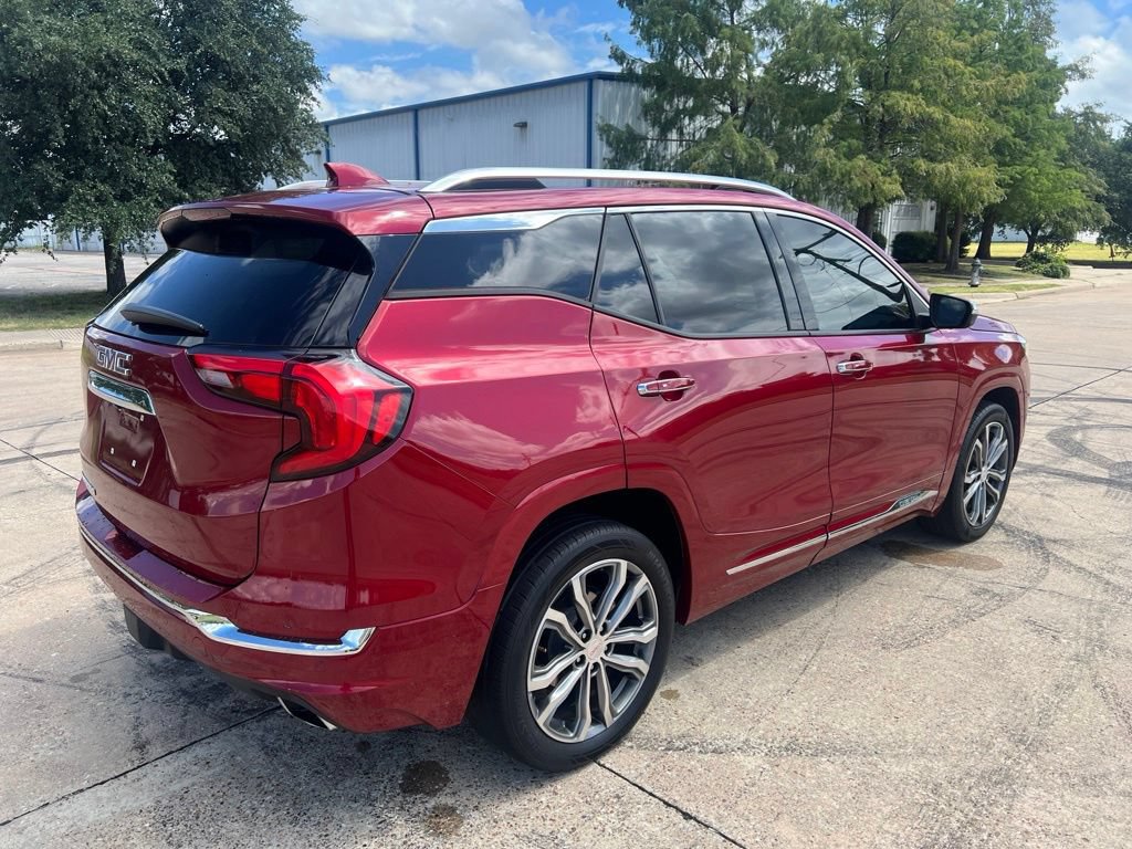 Used 2020 GMC Terrain Denali w/ Denali Premium Package FWD image 12
