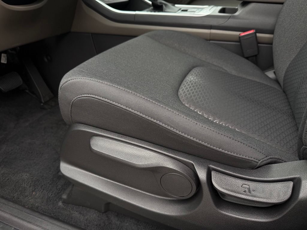 New 2026 Kia Carnival LX FWD image 14