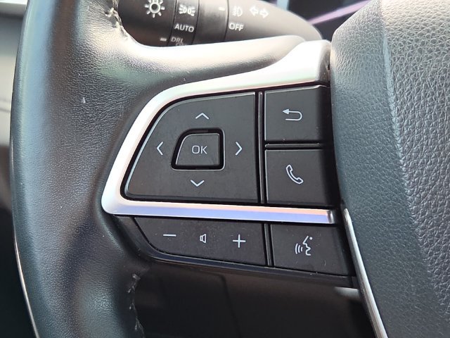 Used 2022 Toyota Highlander XLE FWD image 26