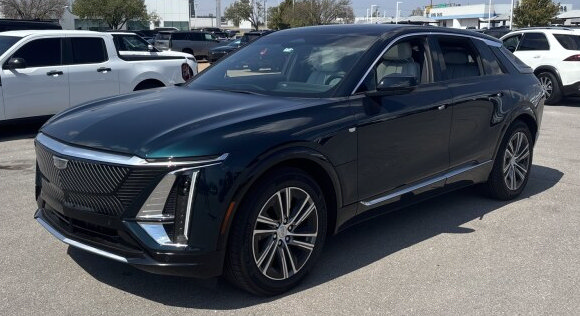 Used 2024 Cadillac Lyriq Luxury