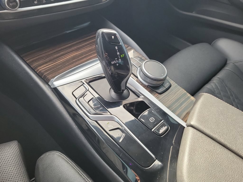 Used 2021 BMW 530i w/ Convenience Package RWD image 33