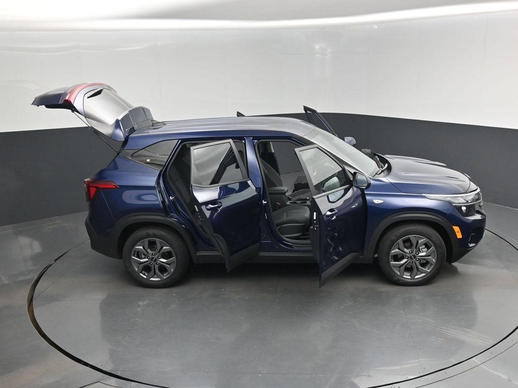 Certified 2026 Kia Seltos LX FWD image 18