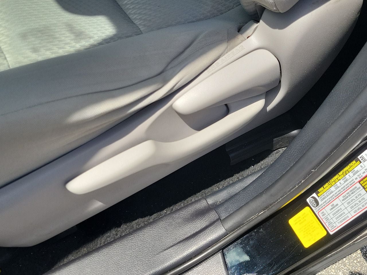 Used 2019 Toyota Highlander LE FWD image 16