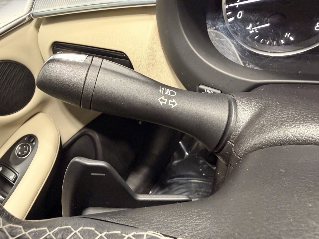 Used 2019 INFINITI QX50 Luxe w/ Cargo Package image 35