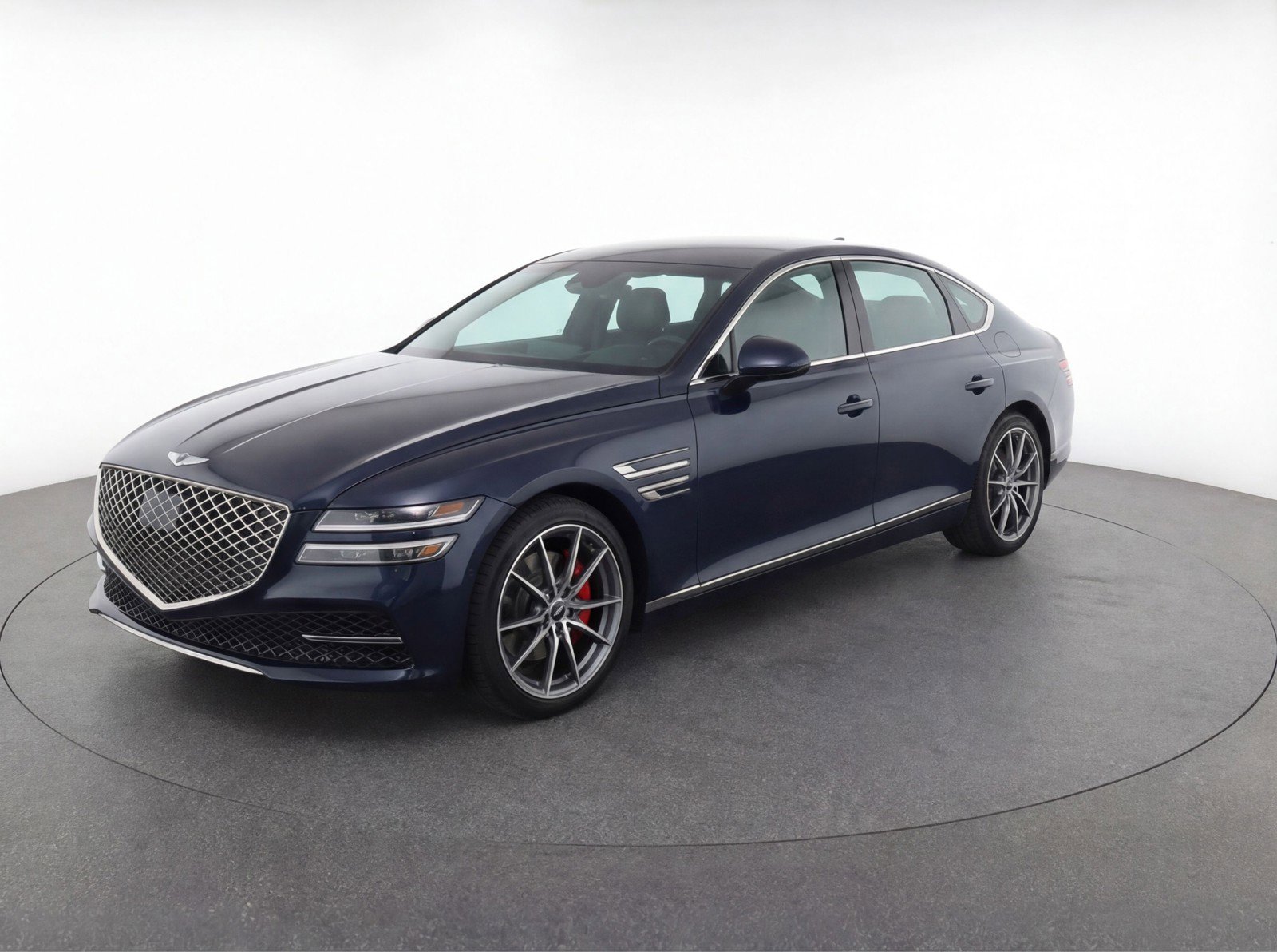 Used 2025 Genesis G70 2.5T image 3