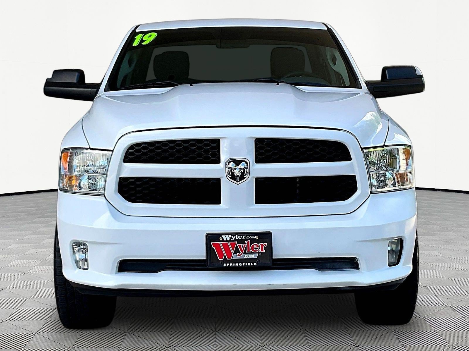 Used 2019 RAM 1500 Express AWD/4WD image 2