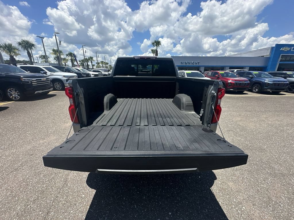 Used 2023 Chevrolet Silverado 1500 ZR2 w/ Technology Package AWD/4WD image 32