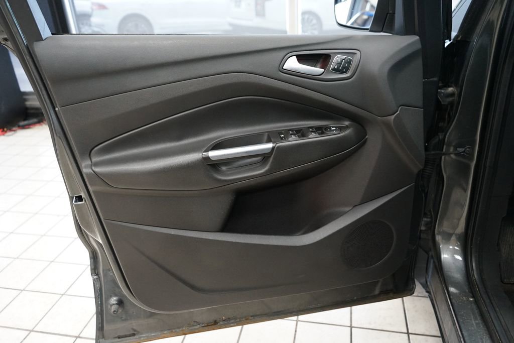 Used 2016 Ford Escape Titanium AWD/4WD image 21