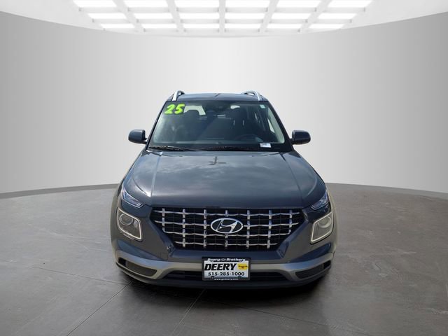 Used 2025 Hyundai Venue SEL FWD image 2