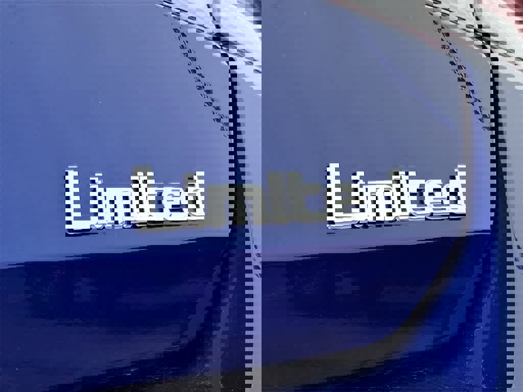 Used 2025 Hyundai Elantra Limited image 30