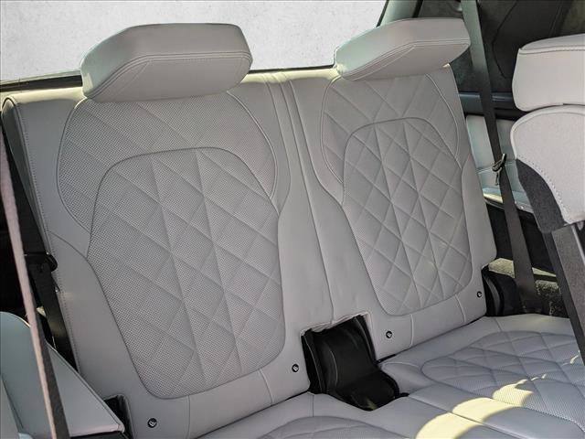 Used 2026 BMW X7 xDrive40i AWD/4WD image 22