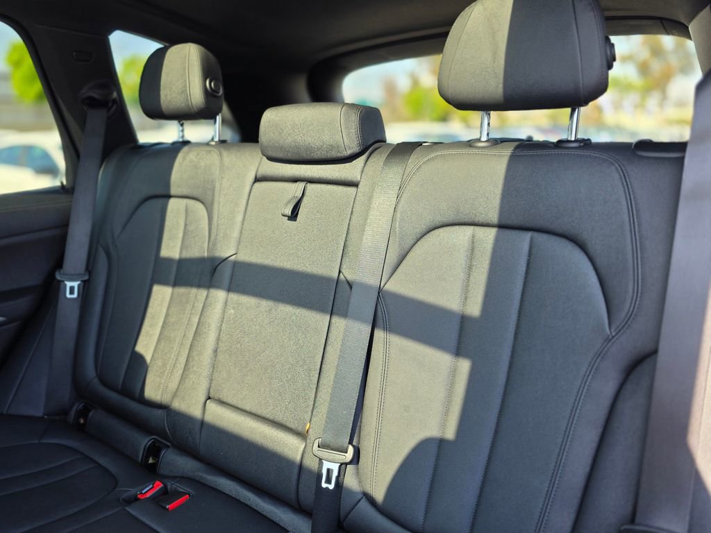 Used 2021 BMW X5 sDrive40i w/ Convenience Package RWD image 16