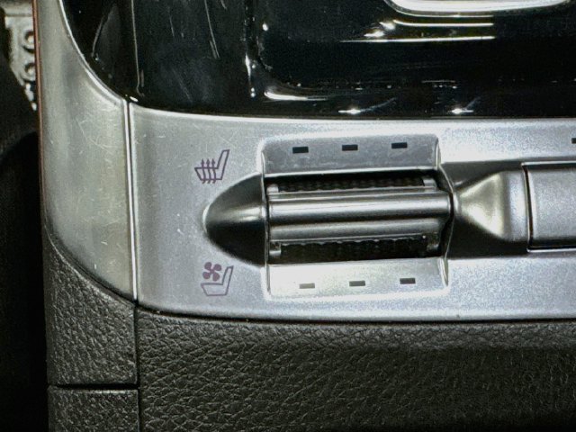 Certified 2024 Kia Carnival SX Prestige FWD image 22