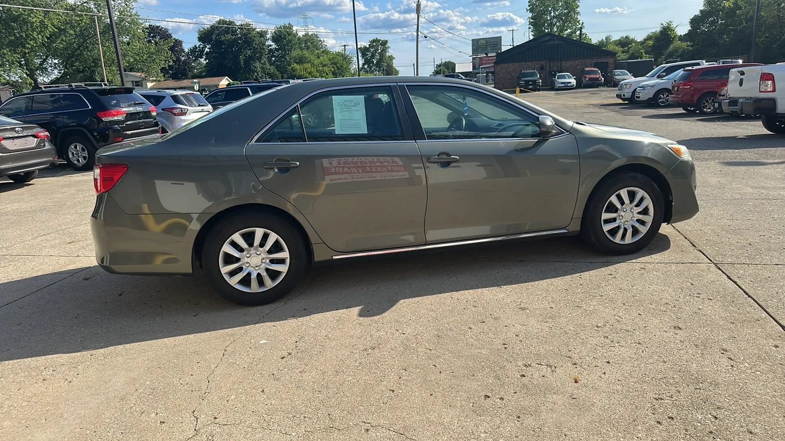 Used 2014 Toyota Camry LE FWD image 6