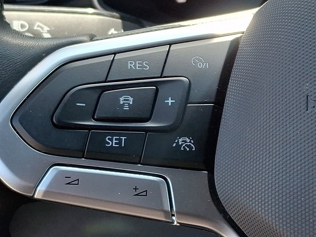 Used 2025 Volkswagen Jetta Sport FWD image 20