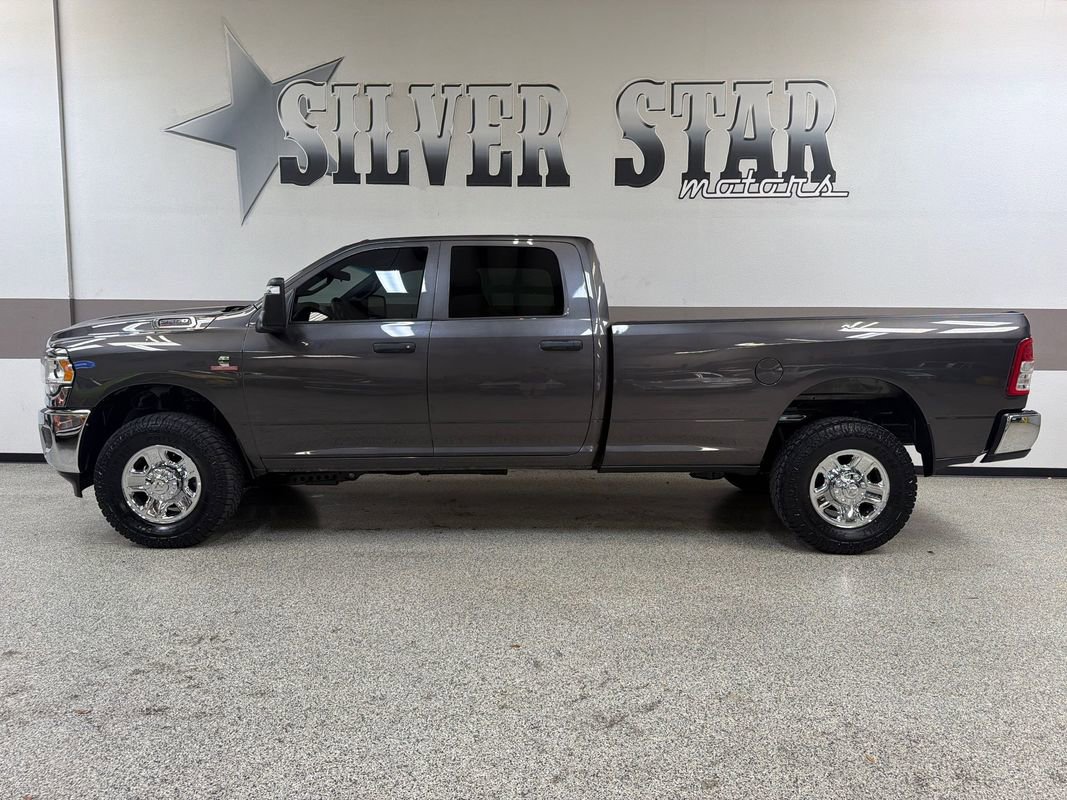 Used 2024 RAM 2500 Tradesman w/ Chrome Appearance Group AWD/4WD image 5