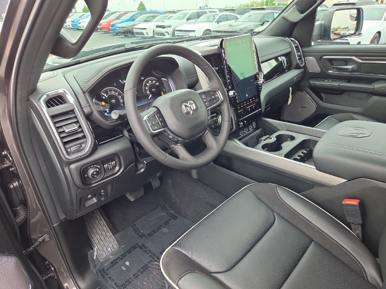 New 2026 RAM 1500 Laramie AWD/4WD image 17
