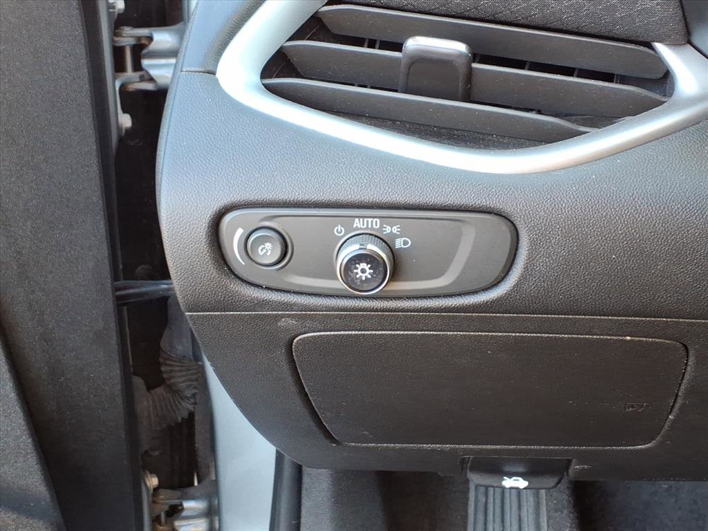 Used 2023 Chevrolet Malibu LT image 23