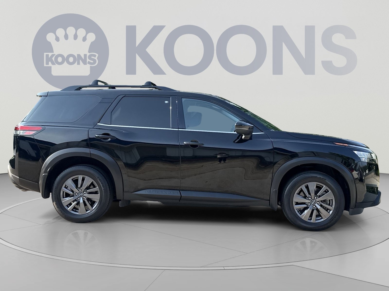 Used 2022 Nissan Pathfinder SV AWD/4WD image 8