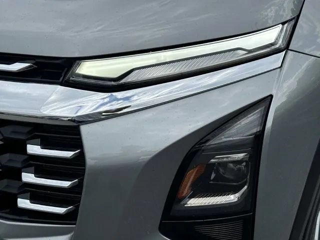 Used 2025 Chevrolet Equinox LT FWD image 10