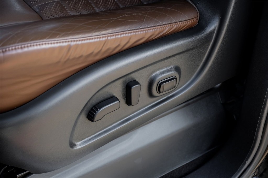 Used 2020 Nissan Titan Platinum Reserve w/ Moonroof Package image 34