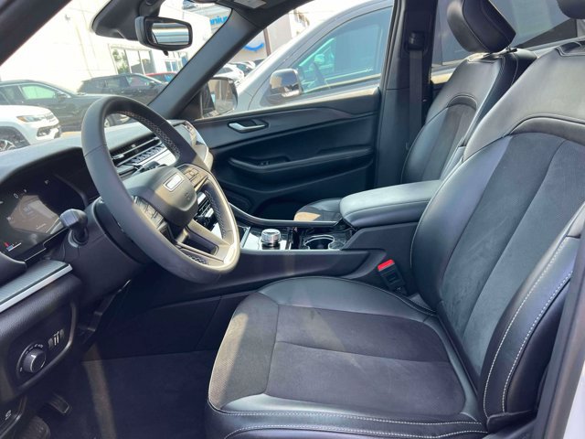 Used 2023 Jeep Grand Cherokee L Laredo AWD/4WD image 15