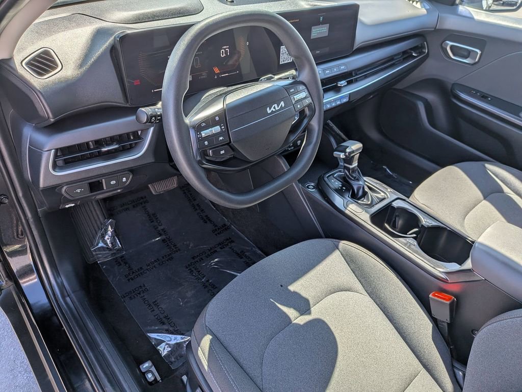 Used 2025 Kia K4 LXS image 14