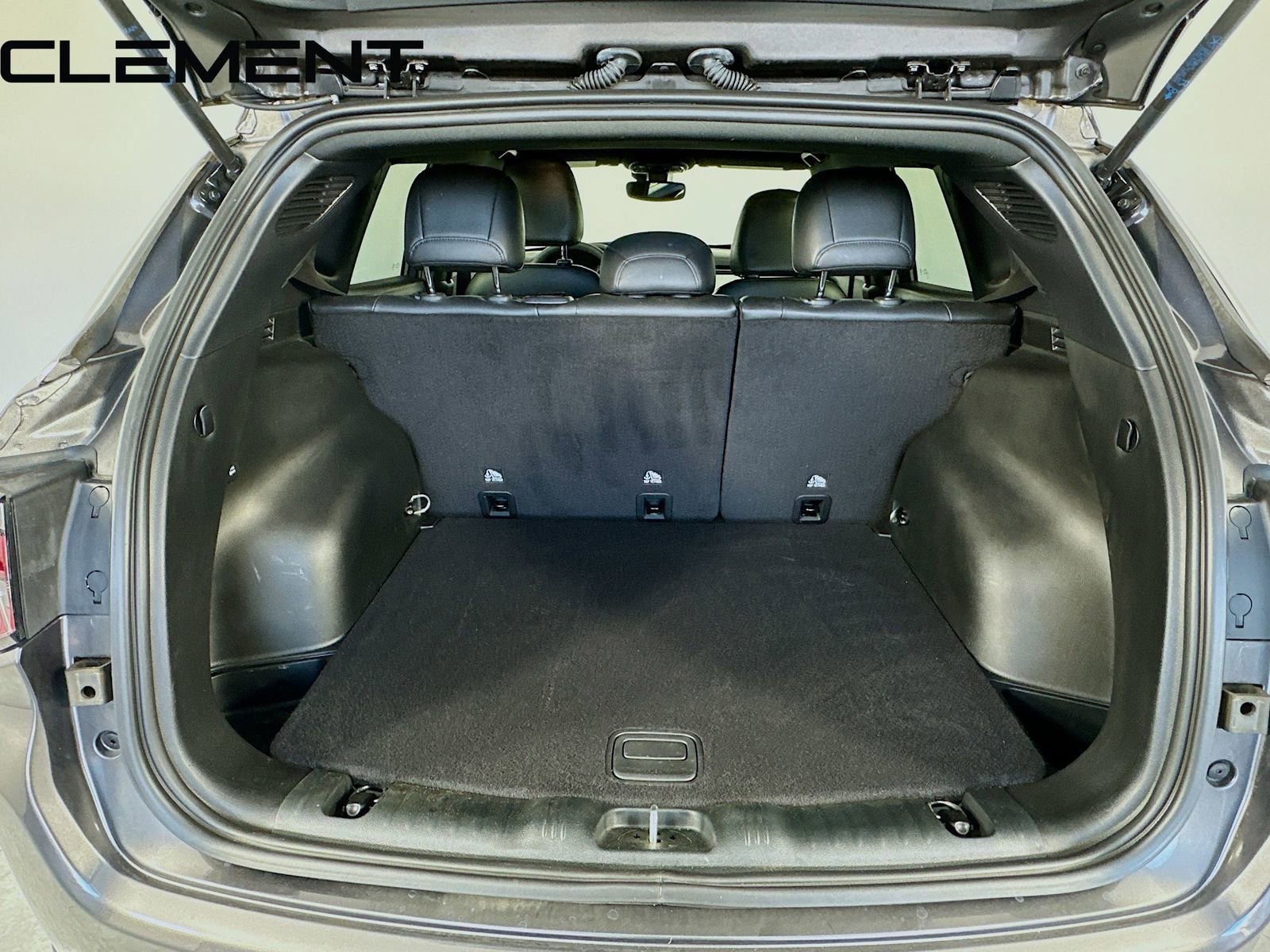 Used 2023 Jeep Compass Limited image 11